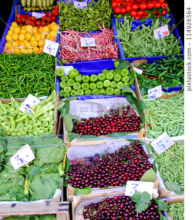 Farmer market 114926564