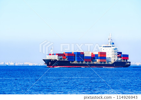 Container ship responsible for international logistics [Sea lane image] 114926943