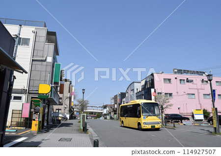 Streetscape at the north exit of Tamagawa Gakuenmae Station, Machida City, Tokyo 114927507