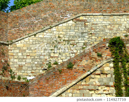 Diagonal wall 114927739