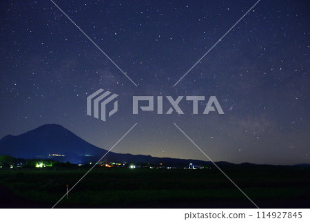 Tottori Prefecture, Mt. Daisen, starry sky photography 114927845