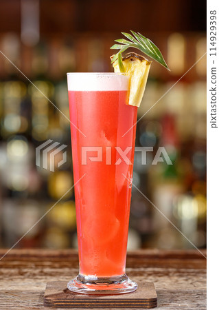 Singapore sling cocktail at the bar 114929398