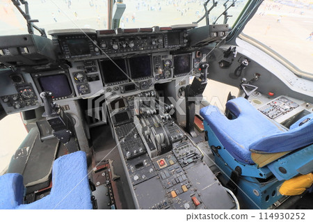 Cockpit cockpit transport aircraft cockpit Cockpit cockpit transport aircraft cockpit 114930252