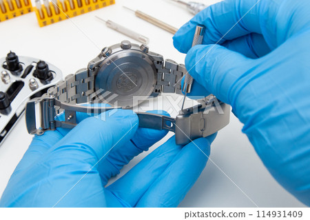 Watch repair maintenance image 114931409