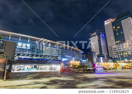 韓國釜山站的夜晚 韓國釜山站的夜晚 114932623