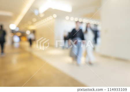 Downtown background blur Downtown background blur 114933109
