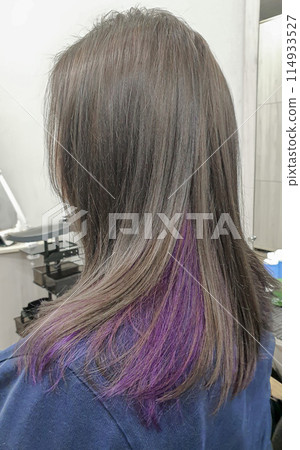 Long hair. Hair coloring process. Salon work. Step-by-step process. 114933527