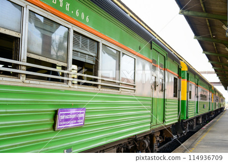 泰國鐵路列車停靠站的風景 114936709