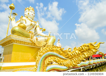 薩曼拉塔納蘭寺 (Wat Saman Rattanaram) 的美麗風景，以粉紅色像神鵰像聞名 114936904