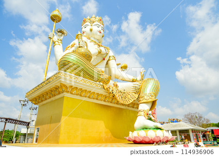 薩曼拉塔納蘭寺 (Wat Saman Rattanaram) 的美麗風景，以粉紅色像神鵰像聞名 114936906