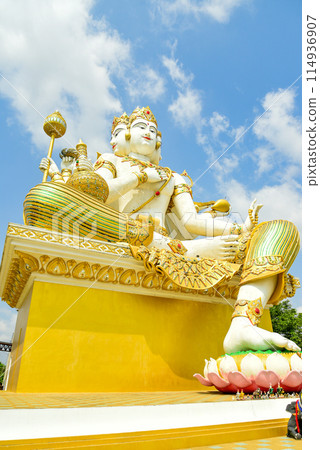 薩曼拉塔納蘭寺 (Wat Saman Rattanaram) 的美麗風景,以粉紅色像神鵰像聞名 薩曼拉塔納蘭寺 (Wat Saman Rattanaram) 的美麗風景,以粉紅色像神鵰像聞名 114936907