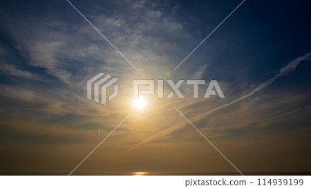 日落後出現的藍色時刻，神奇的時刻 114939199