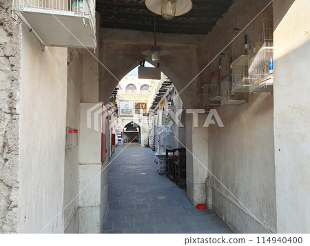 Qatar souk 114940400