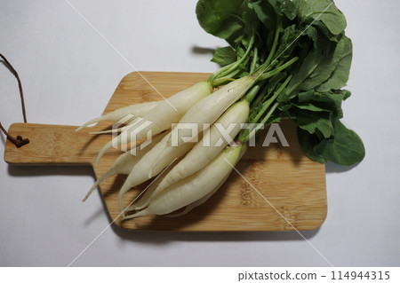 切板上的白蘿蔔 114944315
