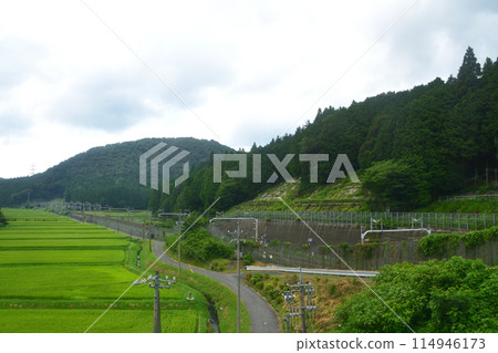View from the train window from Maibara Station to Ogaki Station on the JR Tokaido Main Line (Summer 2022) View from the train window from Maibara Station to Ogaki Station on the JR Tokaido Main Line (Summer 2022) 114946173