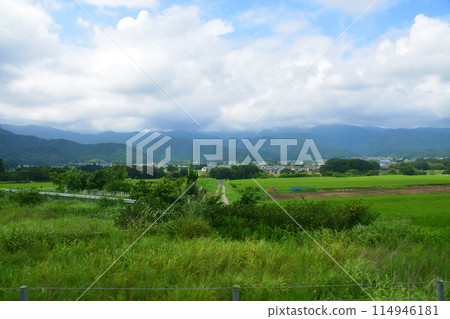 從JR東海道本線米原站到大垣站的車窗看到的景色(2022年夏季) 從JR東海道本線米原站到大垣站的車窗看到的景色(2022年夏季) 114946181