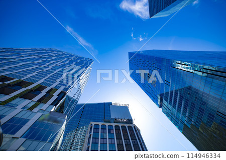 Clouds reflected on the buildings in front of Shibuya Station 114946334