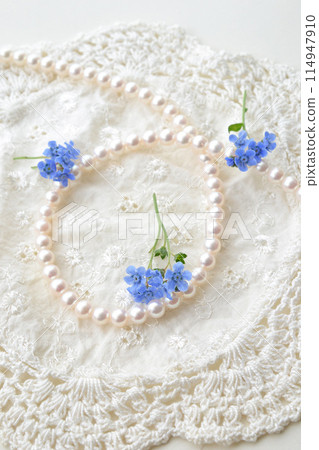 蕾絲和藍色花朵珍珠項鍊 114947910