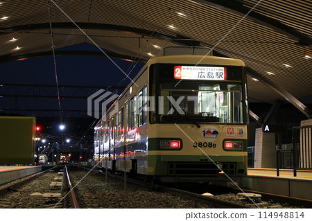 [廣島電鐵]夜間3800型～綠線～（宮島線：廣電宮島口站） 114948814