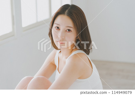 female, lady, woman 114949079