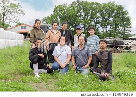 Dairy farm, ranch, family-run, accepting foreigners Dairy farm, ranch, family-run, accepting foreigners 114949359