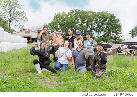 Dairy farm, ranch, family-run, accepting foreigners Dairy farm, ranch, family-run, accepting foreigners 114949405