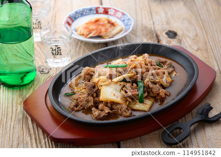Pork kimchi and chamisul Pork kimchi and chamisul 114951842