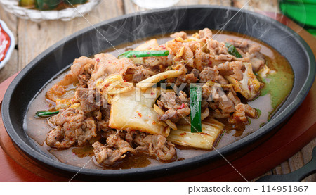 豬肉泡菜 - 豬肉的濃鬱和風味，泡菜的大蒜和蔬菜的味道很精緻。 114951867