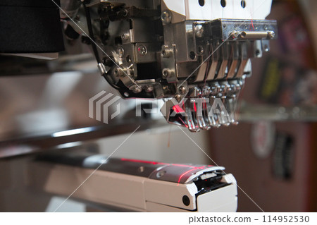 How to embroidery with an electric embroidery machine 114952530
