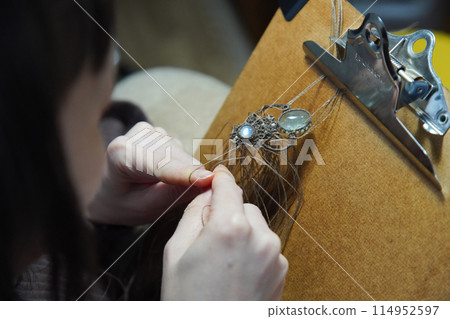 女人編織花邊 114952597