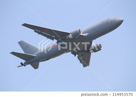 部署在日本航空自衛隊美穗空軍基地（鳥取縣）的 KC-46A 空中加油和運輸機 114953570