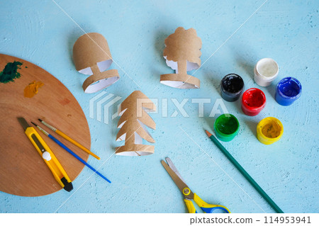 Kids craft trees out of recycling toilet paper roll, zero waste concept. Step by step tutorial - 3. Kids craft trees out of recycling toilet paper roll, zero waste concept. Step by step tutorial - 3. 114953941
