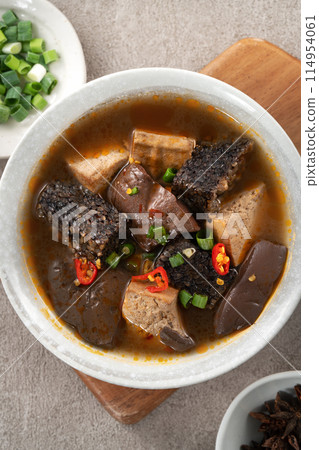 鴨血 麻辣鴨血 豆腐 臭豆腐 Spicy duck blood jelly stinky tofu 鴨血 麻辣鴨血 豆腐 臭豆腐 Spicy duck blood jelly stinky tofu 114954061