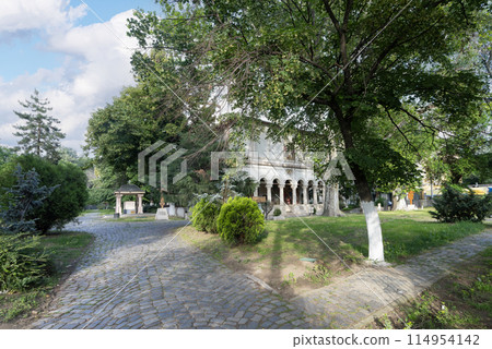 St. George Orthodox Church in Bucharest, Romania St. George Orthodox Church in Bucharest, Romania 114954142