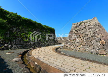 [Hyogo Prefecture] The north corridor of Tanba Sasayama Castle on a clear day 114955141