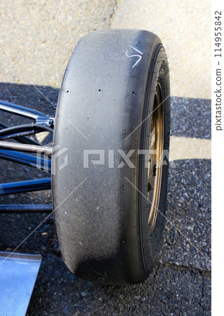 Super grip for high-speed cornering!... "Slick tires" used by the Super FJ 114955842