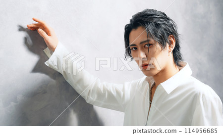 Men's fashion/beauty image Men's cosmetics Men's fashion/beauty image Men's cosmetics 114956685