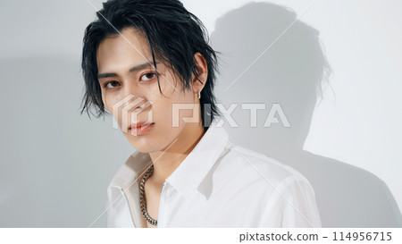 Men's fashion/beauty image Men's cosmetics Men's fashion/beauty image Men's cosmetics 114956715