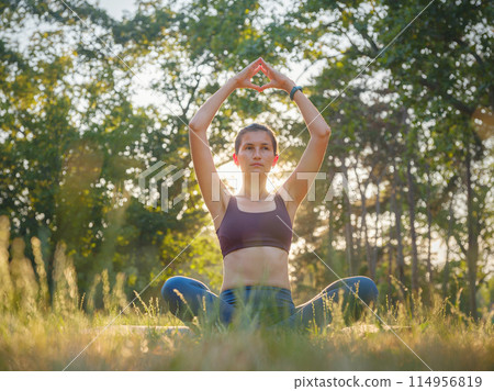 Healthy active lifestyle concept in city park 114956819