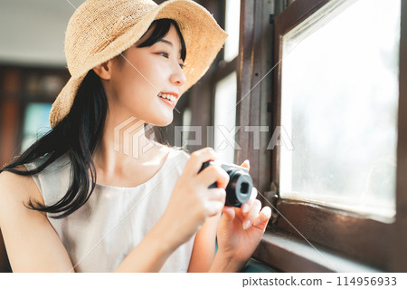 坐火車旅行的女人 114956933