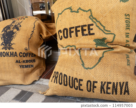 Coffee beans in hemp bag Coffee beans in hemp bag 114957003