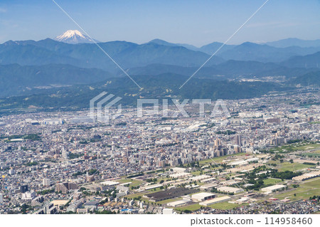 [Aerial view] Mt. Fuji and cityscape 114958460