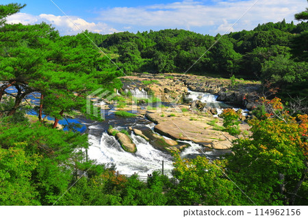 [Kagoshima Prefecture] Sogi Falls on a clear day (Oriental Niagara) 114962156