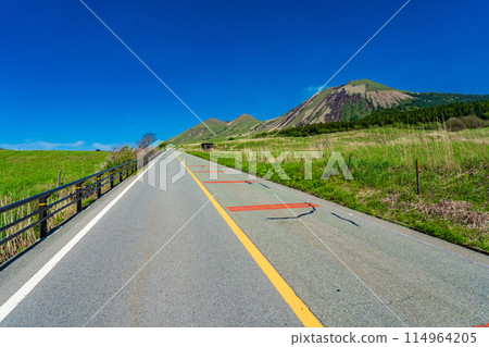 Aso Panorama Line and Mt. Kishima on a clear day, looking towards Mt. Ojo 114964205