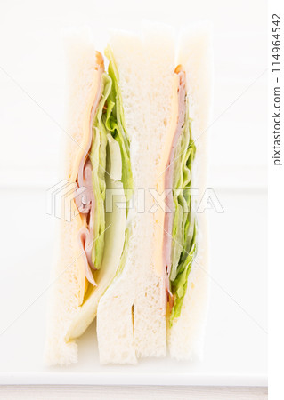 美味的火腿奶酪生菜三明治 114964542