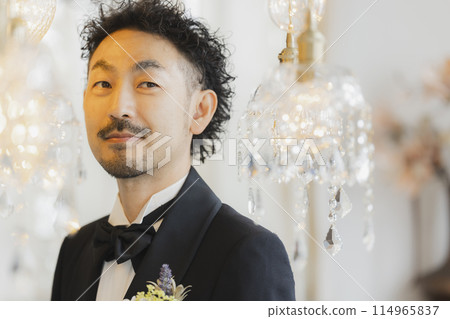 穿著燕尾服的大鬍子男人 穿著燕尾服的大鬍子男人 114965837