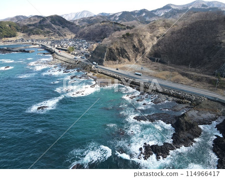 日本海的海岸線和岩石海岸 日本海的海岸線和岩石海岸 114966417