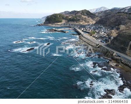 Coastline and rocky shores of the Sea of Japan 114966438