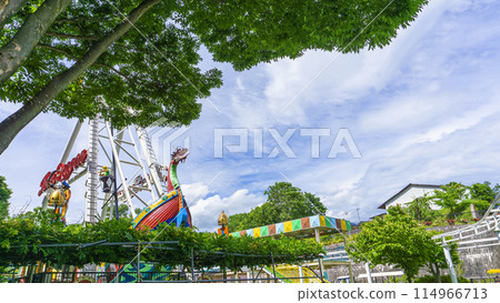 Amusement park scream machine 114966713