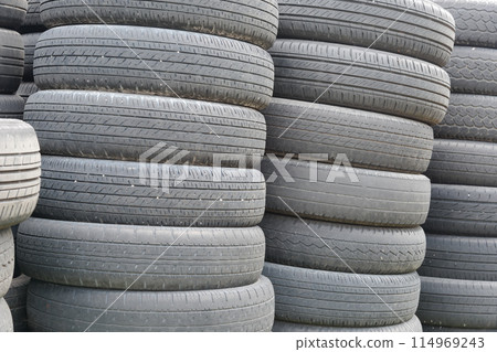堆積的廢輪胎 114969243
